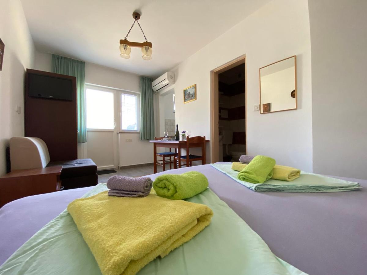 Guest House Dijana 克尔克 外观 照片