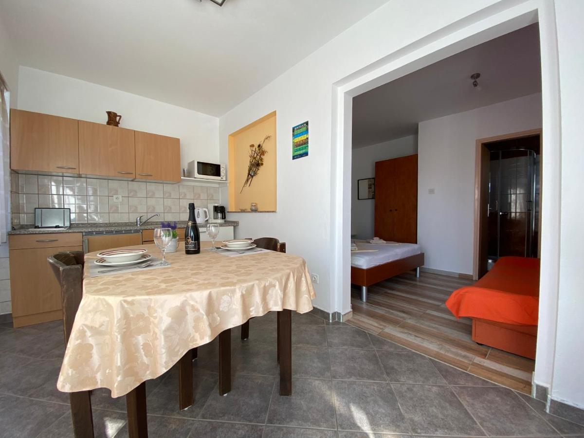 Guest House Dijana 克尔克 外观 照片