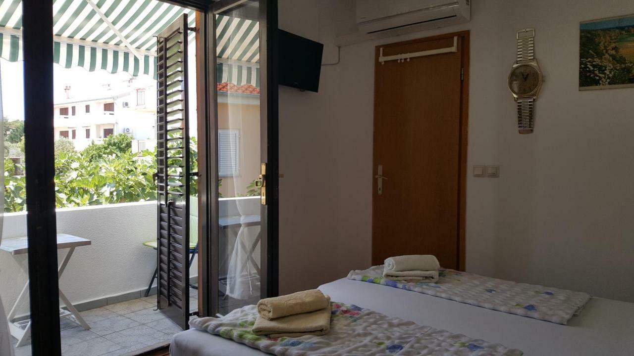 Guest House Dijana 克尔克 外观 照片